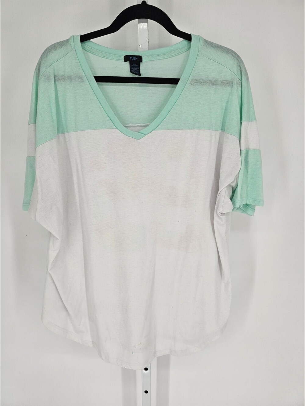 rue21 Plus + Womens Sz 2X Short Sleeve T Shirt V Neck White and Teal